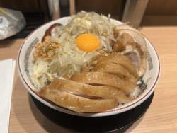 772556 B